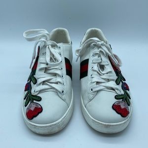AUTHENTIC GUCCI EMBROIDERED FLOWERS SNEAKERS
